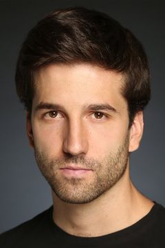 Guillermo Uria interpreta Shipwreck Survivor