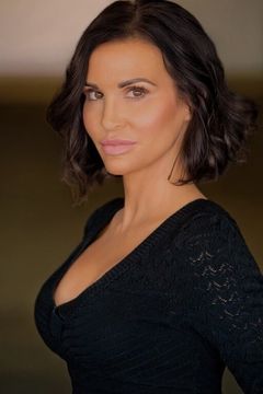 Tia Texada interpreta Rosa Hernandez