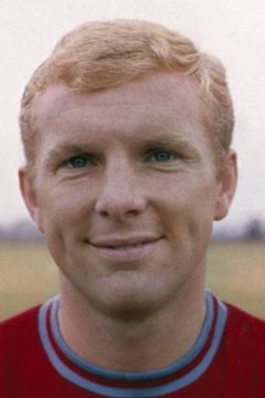 Bobby Moore interpreta Terry Brady, England