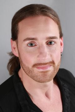 Ben Probert interpreta Workman (uncredited)