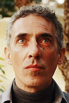 Jorge Cabrera interpreta Elias Soro (Joven)