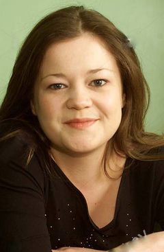 Joanna Griffiths interpreta Marianne