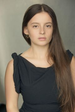 Bethany Milner interpreta BSA Worker