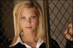Heather Sossaman interpreta Laura Barns
