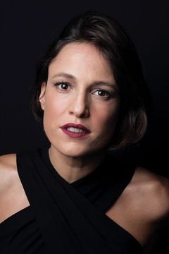 Carminho interpreta Fado Singing Woman
