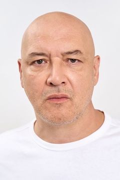 Maksim Sukhanov interpreta Свенельд