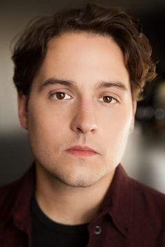 Sean Marquette interpreta Young Matt