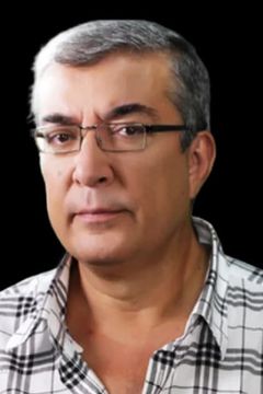 Serhat Nalbantoğlu interpreta Nazmi