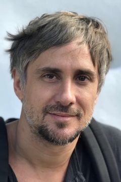 Nicolas Trevijano interpreta Diogo