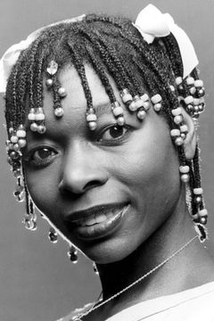 Floella Benjamin interpreta CIA Staffer
