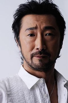 Akio Otsuka interpreta (voice)