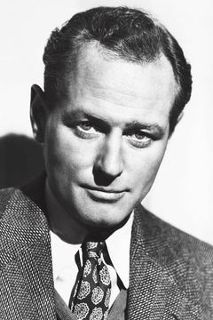 George Macready interpreta Karl Schneider