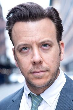 Eric T. Miller interpreta Tim