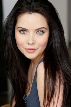 Grace Phipps interpreta Bee