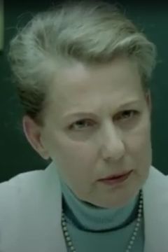 Anne Caron interpreta Doctor