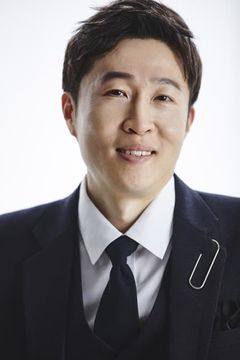Nam Jin-bok interpreta 1004