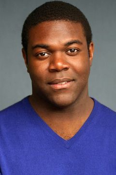 Sam Richardson interpreta Lee the Office Nerd (voice)