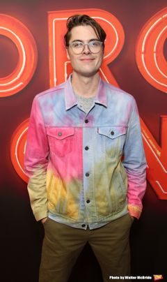Jeffery Self interpreta Nick