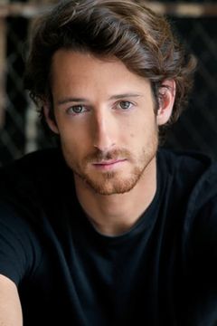 Francisco Froes interpreta John