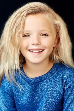 Cameron Seely interpreta Helen Barnum