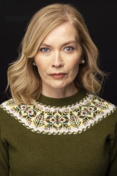 Therese Bradley interpreta Nurse 2