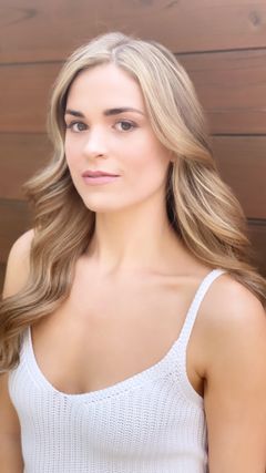 Madison Boyd interpreta Whitney