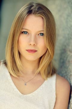 Charlotte Beaumont interpreta Chloe Latimer