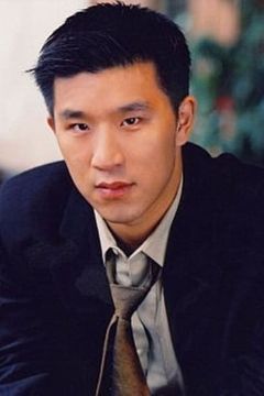 Richard Lee interpreta Deli Patron