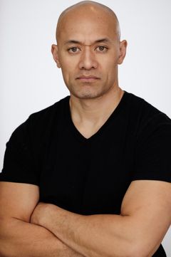 Enele Ma'afu Tauteoli interpreta Hulking Man