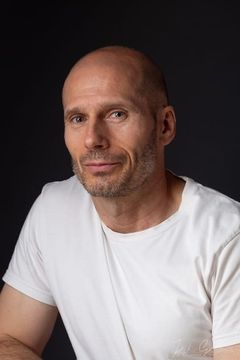Kevin Doree interpreta Dad