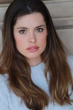 Alex Frnka interpreta Emily