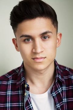 Nathan Clarke interpreta Gryffindor Student (uncredited)