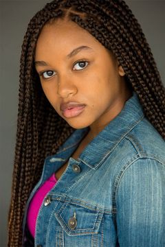 Chandler Ari DuPont interpreta Dianda