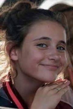Mia Goti interpreta Felka