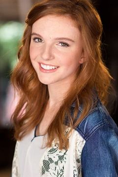 Kyra Elise Gardner interpreta T-800 Attack Zombie (uncredited)