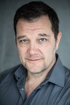Sébastien Libessart interpreta Sam