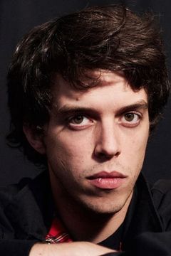 Manuel Canchal interpreta Young Employee in Warehouse