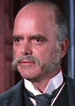 Andrea Esterhazy interpreta Minister (uncredited)