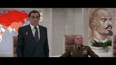 Paul Hardwick interpreta Soviet Chairman