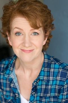 Deb Hiett interpreta George's Mom