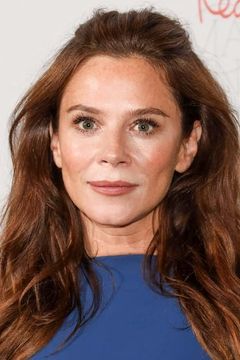 Anna Friel interpreta Lady Claire