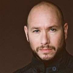 Alex Prusmack interpreta Andreas