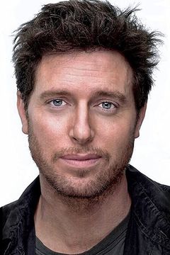 Ryan Alosio interpreta Peter
