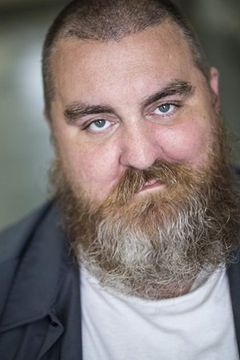 Eric Scarabin interpreta Heavy Inmate