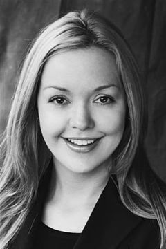 Katie Hamill interpreta Katie
