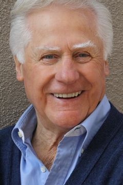 Bill Lewis interpreta Kris Kringle
