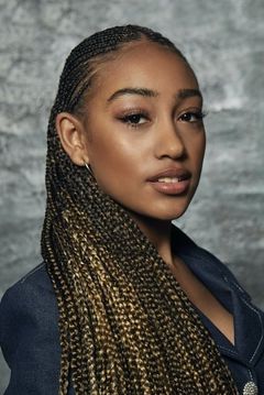 Lexi Underwood interpreta Pearl Warren