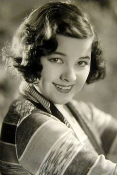 Gertrude Messinger interpreta Hairdresser (uncredited)