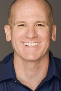 Steven Pierce interpreta Convict