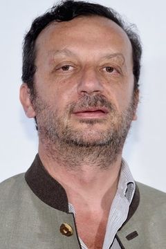 Manuel Munz interpreta Denis Atlan